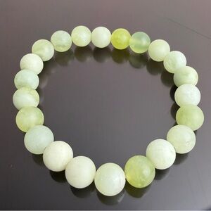 Refreshing - Green mountain Jade 8mm hand Beaded Bracelet energy healing
